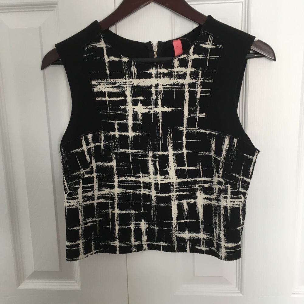 Super cute patterned crop top